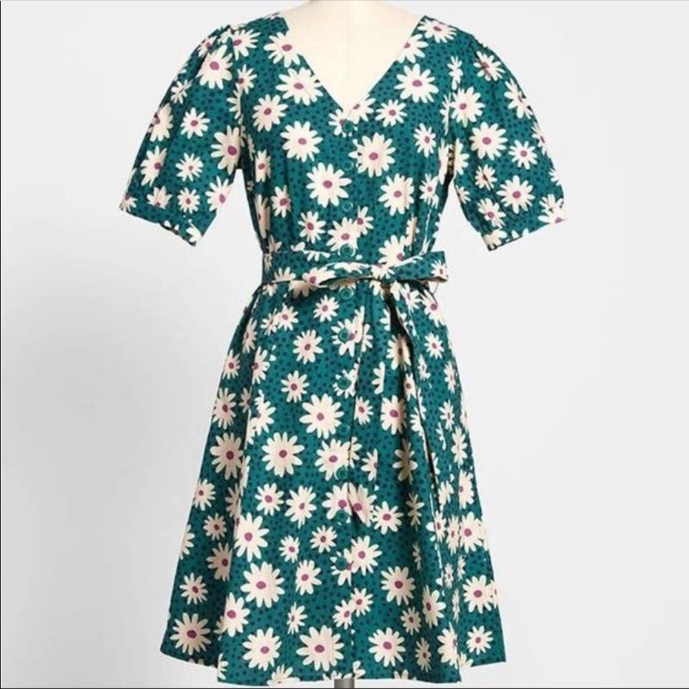 ModCloth x Princess Highway Daisy Button Down Tie Waist Dress (AUS 14/US 10)